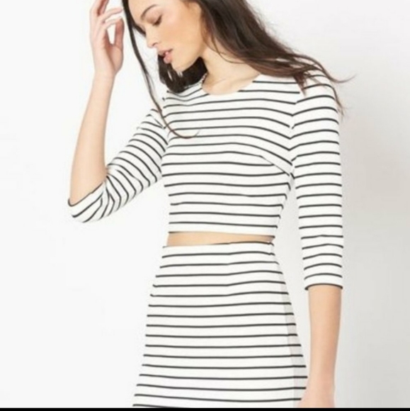Striped Dynamite Crop Top - Picture 3 of 3